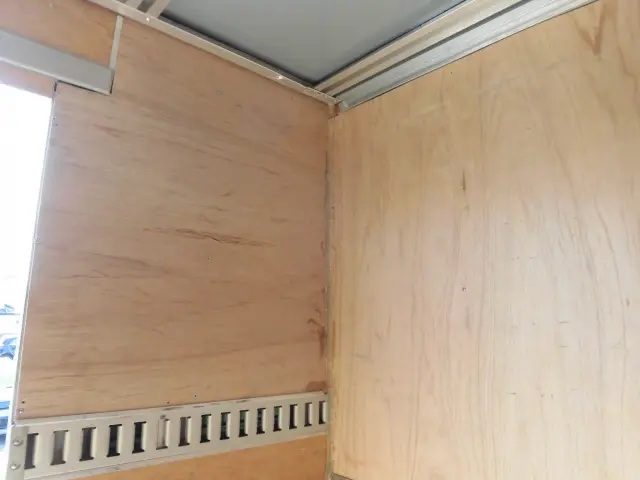 いすゞ エルフ 2RG-NLR88AN(2WD)の写真14