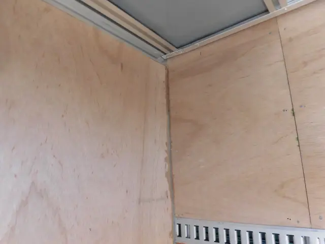 いすゞ エルフ 2RG-NLR88AN(2WD)の写真15