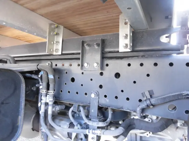 いすゞ エルフ 2RG-NLR88AN(2WD)の写真21