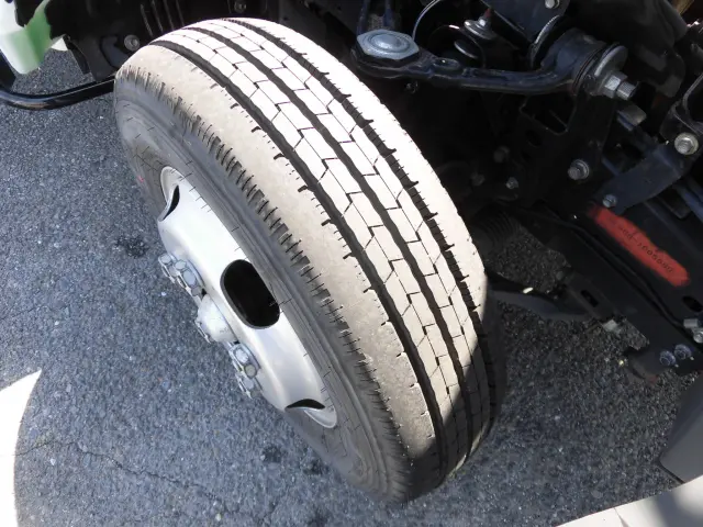 いすゞ エルフ 2RG-NLR88AN(2WD)の写真24