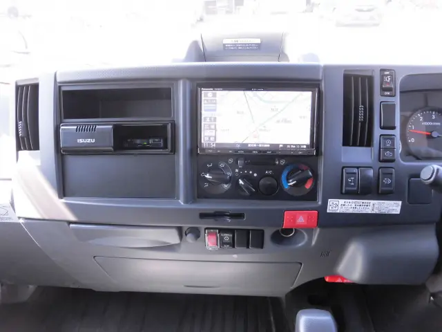 いすゞ エルフ 2RG-NLR88AN(2WD)の写真30