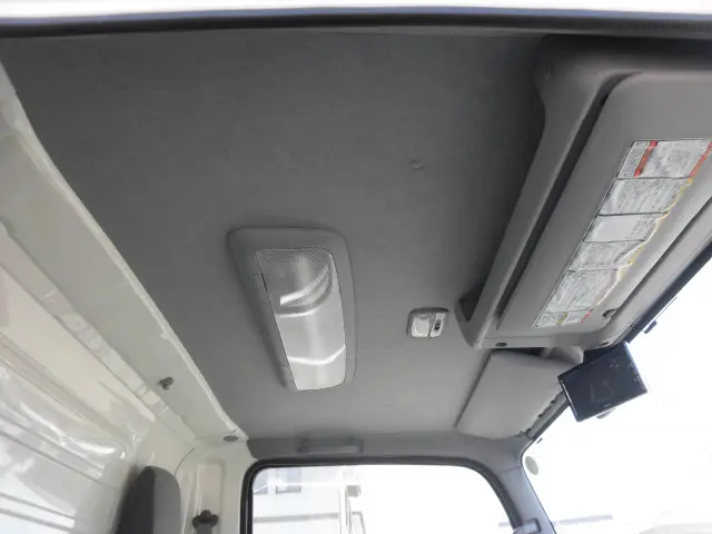 いすゞ エルフ 2RG-NLR88AN(2WD)の写真35