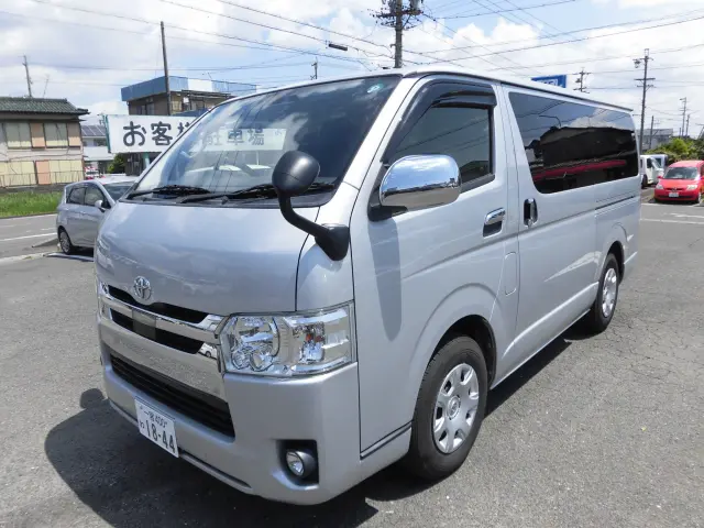 トヨタ ハイエースバン QDF-GDH201V(2WD)の写真1