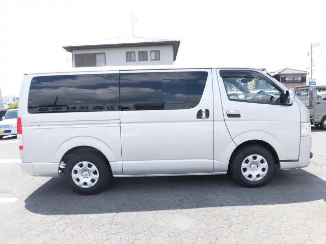 トヨタ ハイエースバン QDF-GDH201V(2WD)の写真5