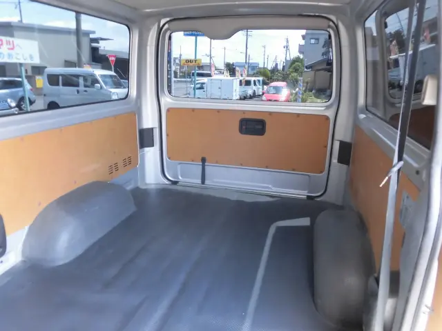 トヨタ ハイエースバン QDF-GDH201V(2WD)の写真12