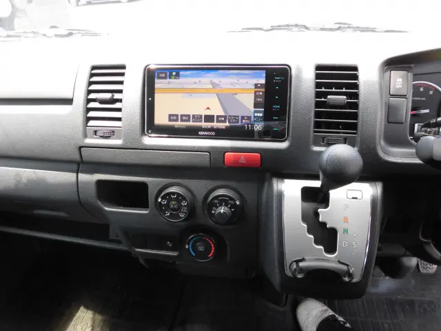 トヨタ ハイエースバン QDF-GDH201V(2WD)の写真20