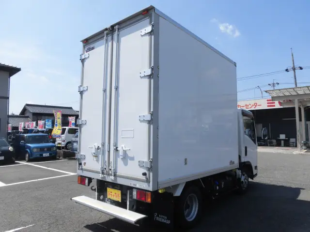 いすゞ エルフ 2RG-NLR88AN(2WD)の写真2