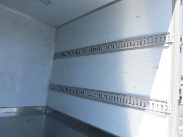 いすゞ エルフ 2RG-NLR88AN(2WD)の写真15