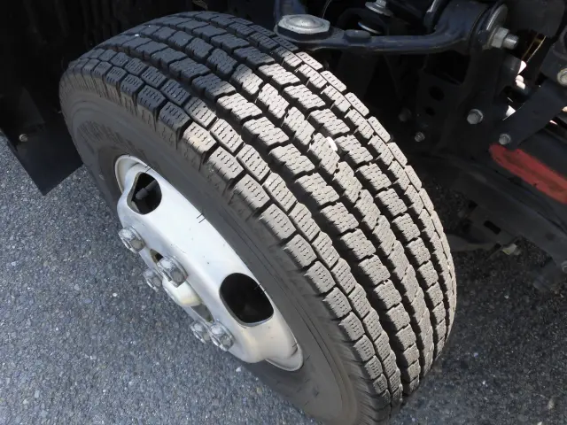 いすゞ エルフ 2RG-NLR88AN(2WD)の写真24