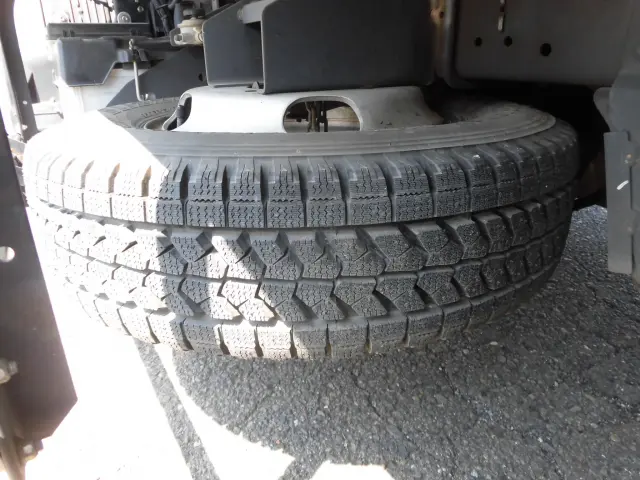 いすゞ エルフ 2RG-NLR88AN(2WD)の写真26