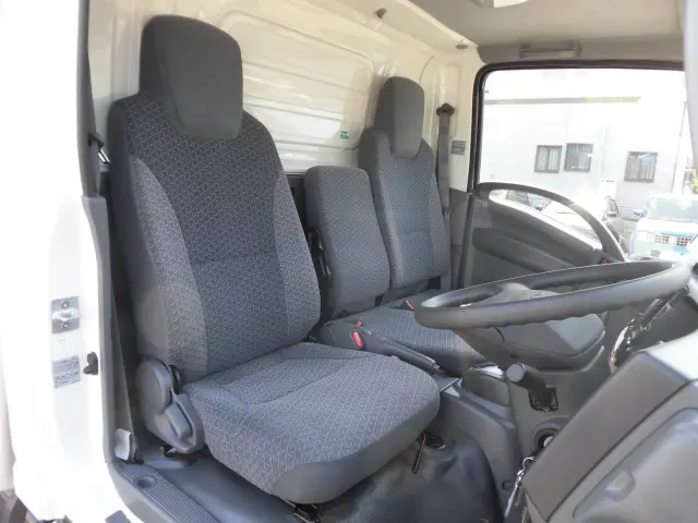 いすゞ エルフ 2RG-NLR88AN(2WD)の写真27