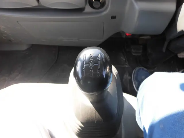 いすゞ エルフ TPG-NJR85AD(2WD)の写真31