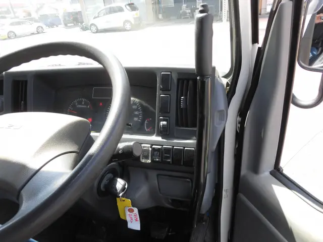 いすゞ エルフ TPG-NJR85AD(2WD)の写真33