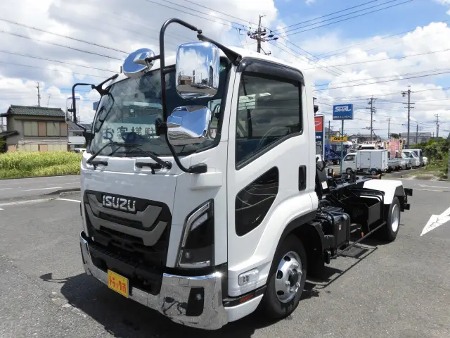 いすゞ フォワード 2RG-FRR90S4(2WD)の写真1