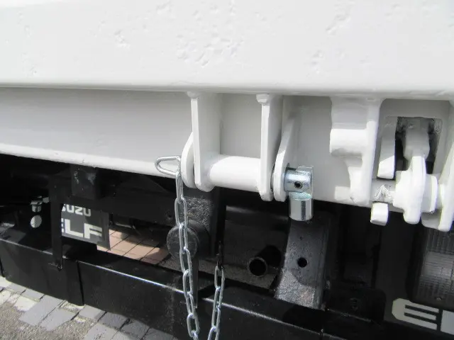 いすゞ エルフ TPG-NJR85AD(2WD)の写真9