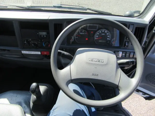 いすゞ エルフ TPG-NJR85AD(2WD)の写真25