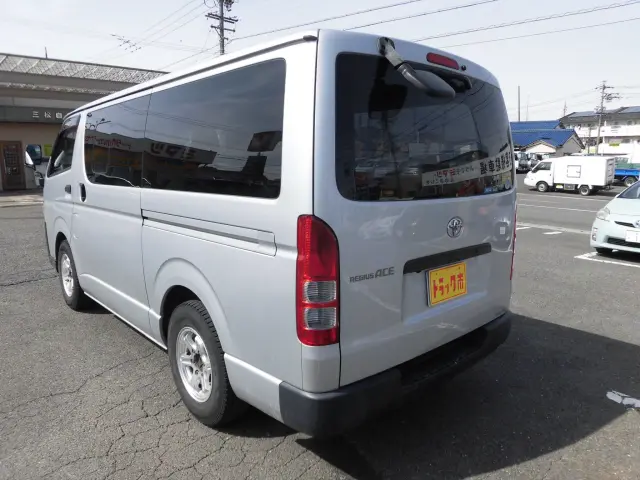 トヨタ ハイエースレジアス QDF-GDH201V(2WD)の写真4