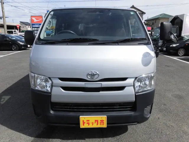 トヨタ ハイエースレジアス QDF-GDH201V(2WD)の写真7