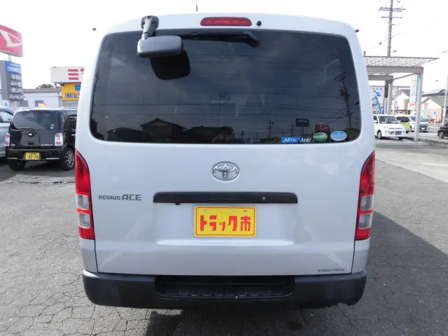 トヨタ ハイエースレジアス QDF-GDH201V(2WD)の写真9