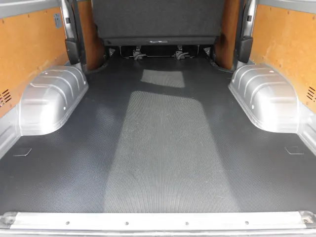 トヨタ ハイエースレジアス QDF-GDH201V(2WD)の写真11