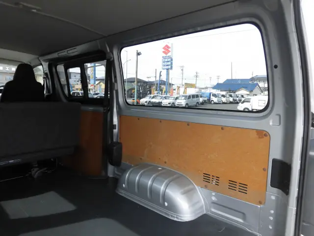 トヨタ ハイエースレジアス QDF-GDH201V(2WD)の写真13
