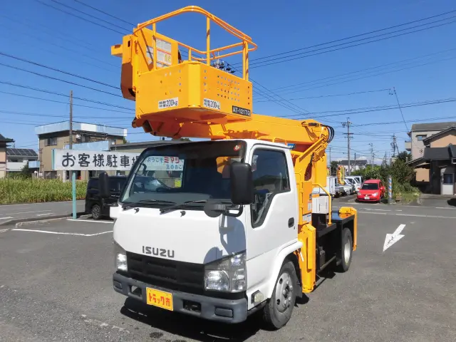いすゞ エルフ SKG-NKR85N(2WD)の写真1