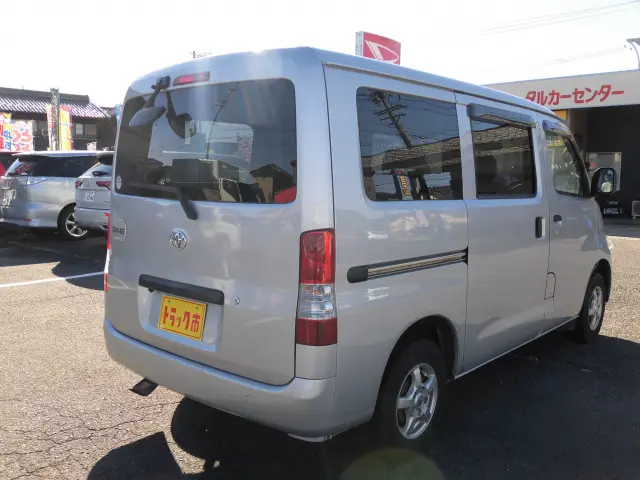 トヨタ タウンエースバン DBF-S402M(2WD)の写真2