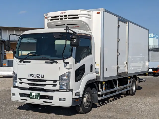 いすゞ フォワード TKG-FRR90S2(2WD)の写真1