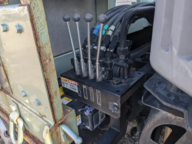 日野 プロフィア QKG-FW1EXEJ(8x4)の写真47