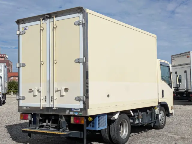 いすゞ エルフ TSG-NLR85PAN(2WD)の写真8