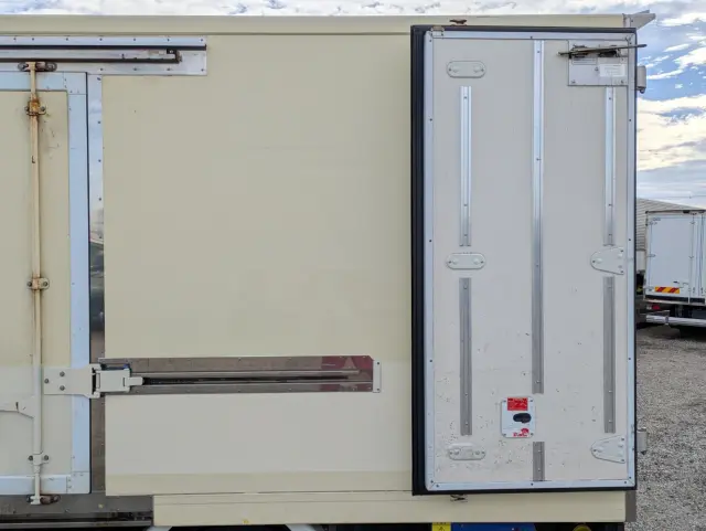 いすゞ エルフ TSG-NLR85PAN(2WD)の写真23