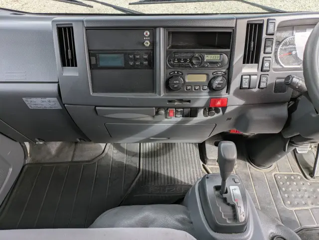 いすゞ エルフ TSG-NLR85PAN(2WD)の写真42