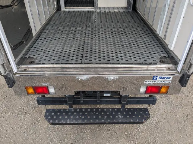 いすゞ エルフ 2RG-NMR88AN(2WD)の写真10