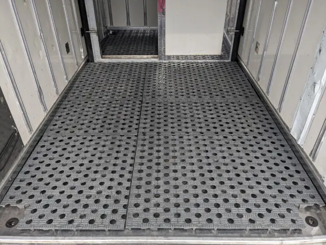 いすゞ エルフ 2RG-NMR88AN(2WD)の写真12