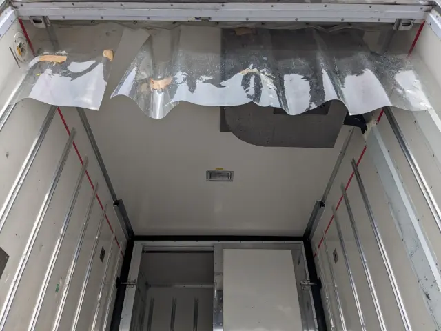 いすゞ エルフ 2RG-NMR88AN(2WD)の写真14