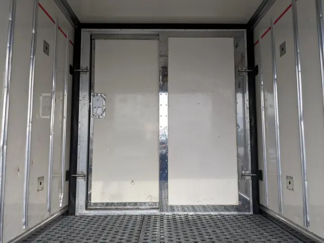 いすゞ エルフ 2RG-NMR88AN(2WD)の写真15