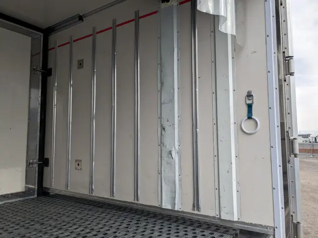 いすゞ エルフ 2RG-NMR88AN(2WD)の写真16