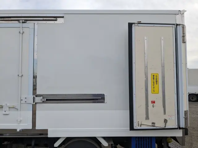 いすゞ エルフ 2RG-NMR88AN(2WD)の写真23