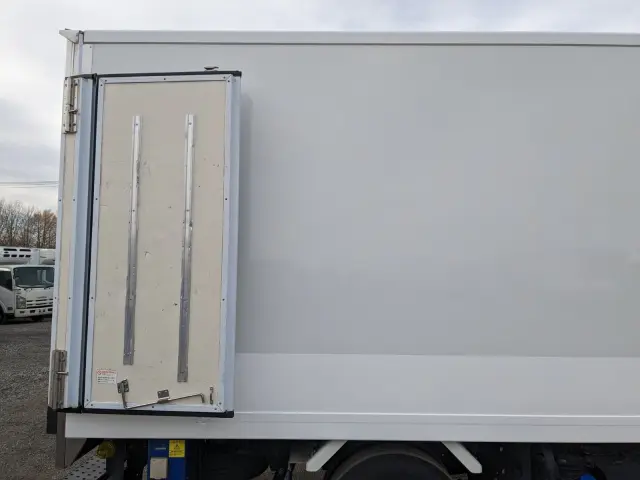 いすゞ エルフ 2RG-NMR88AN(2WD)の写真29