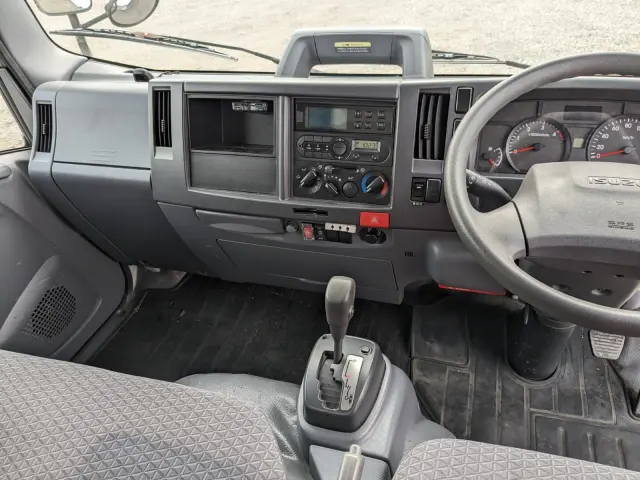 いすゞ エルフ 2RG-NMR88AN(2WD)の写真38