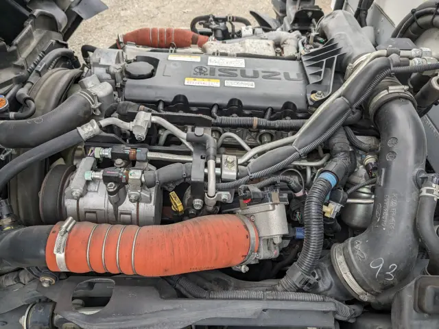 いすゞ エルフ 2RG-NMR88AN(2WD)の写真40