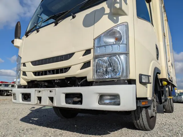 いすゞ エルフ TRG-NLR85AN(2WD)の写真5