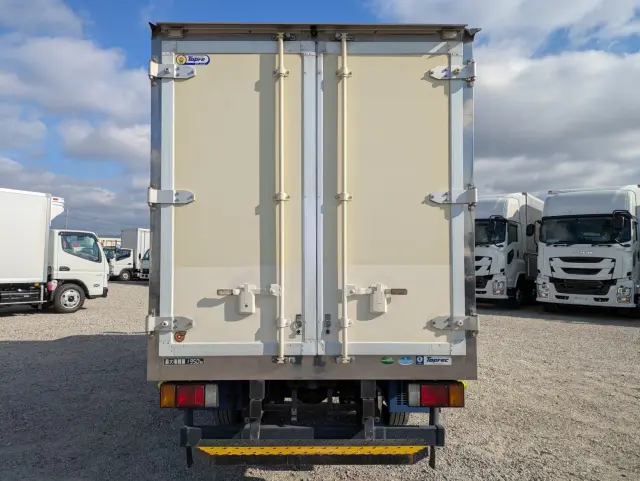 いすゞ エルフ TRG-NLR85AN(2WD)の写真10