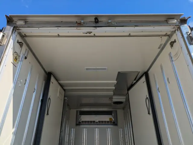 いすゞ エルフ TRG-NLR85AN(2WD)の写真12