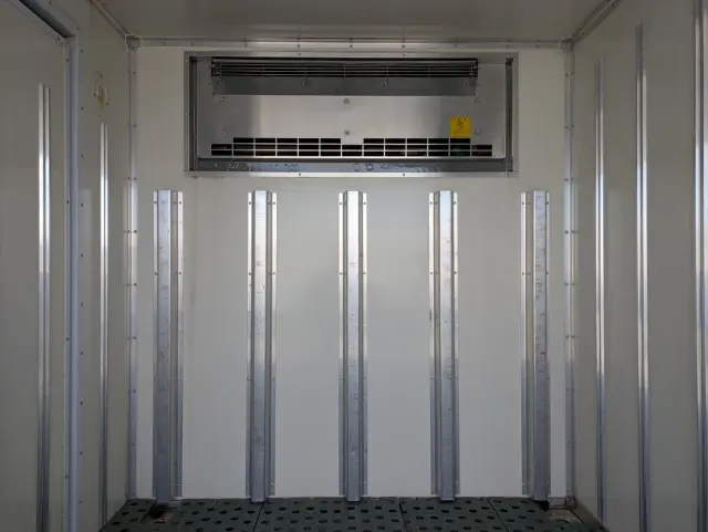 いすゞ エルフ TRG-NLR85AN(2WD)の写真16