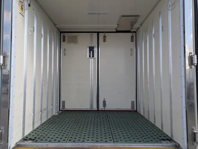 いすゞ エルフ TRG-NLR85AN(2WD)の写真19