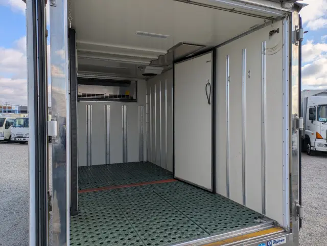 いすゞ エルフ TRG-NLR85AN(2WD)の写真20