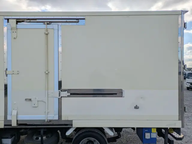 いすゞ エルフ TRG-NLR85AN(2WD)の写真23