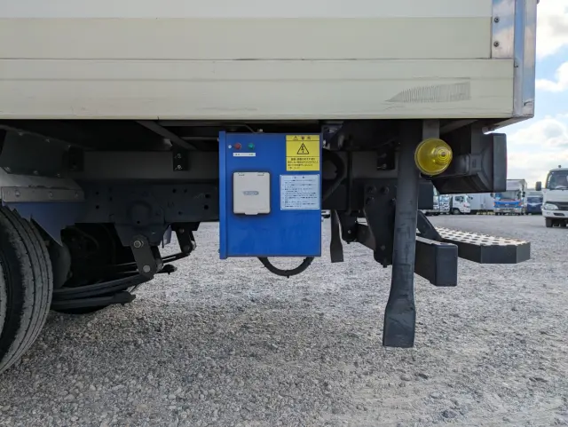 いすゞ エルフ TRG-NLR85AN(2WD)の写真24