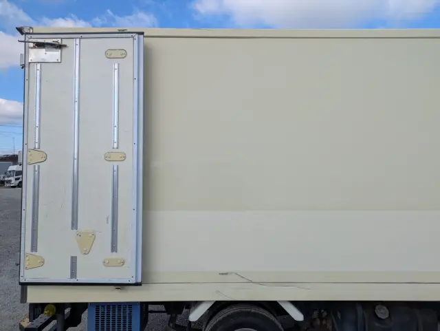 いすゞ エルフ TRG-NLR85AN(2WD)の写真30